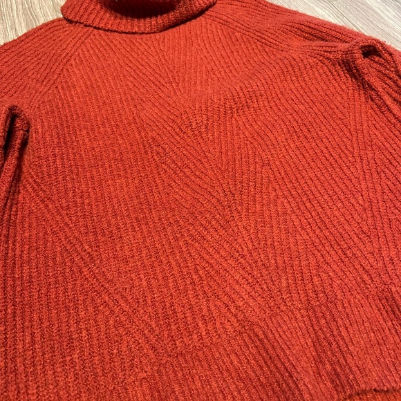 Madewell Turtleneck - Picture 2 of 4